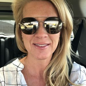 Meet your Posher, Lisa